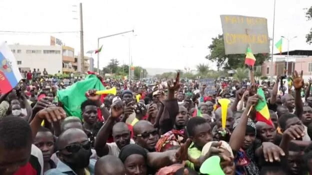 Mali protesters: Drop France and ally with Russia 