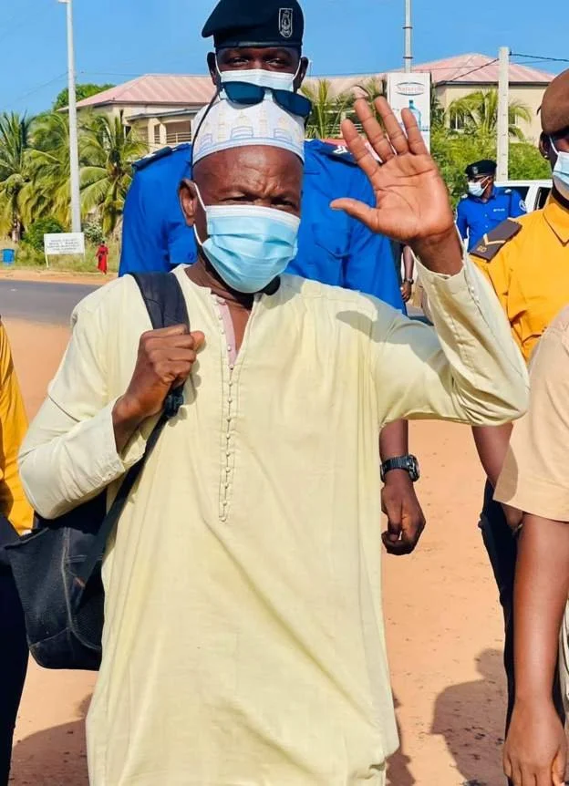 The underdogs who want to be Gambia president