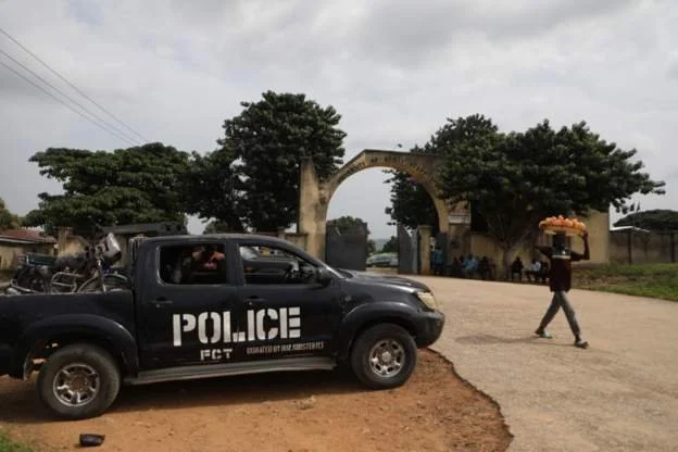 Gunmen shoot dead 16 worshippers in Nigeria