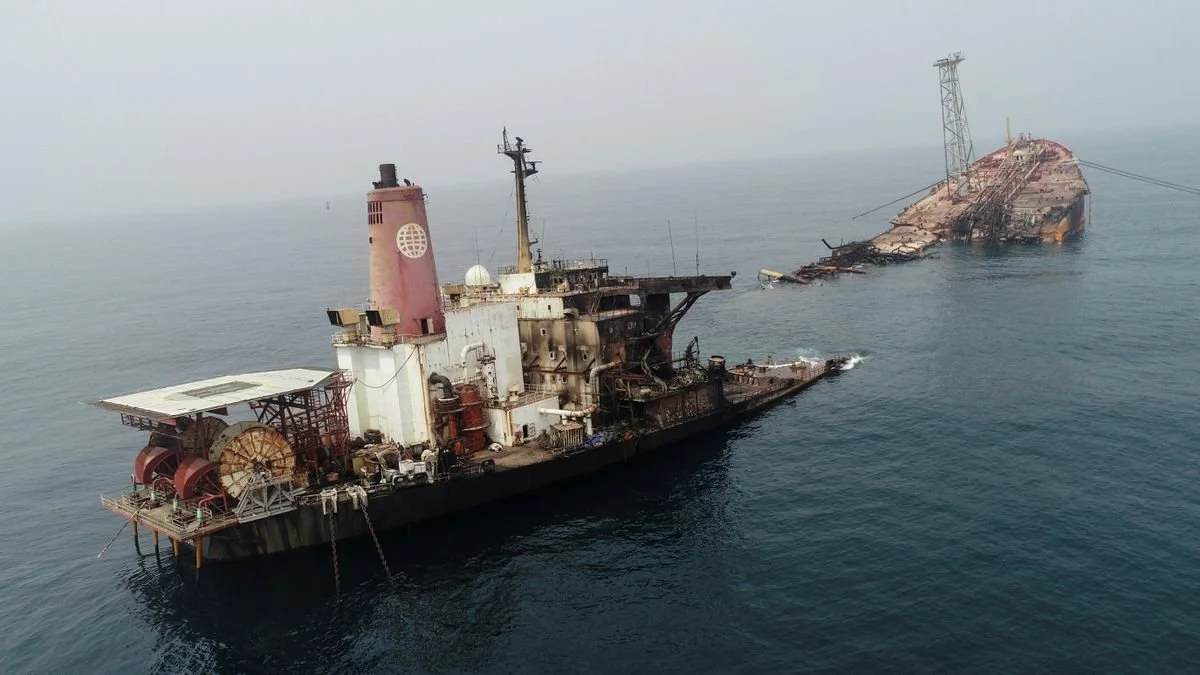 Three dead after Nigeria oil vessel explosion 