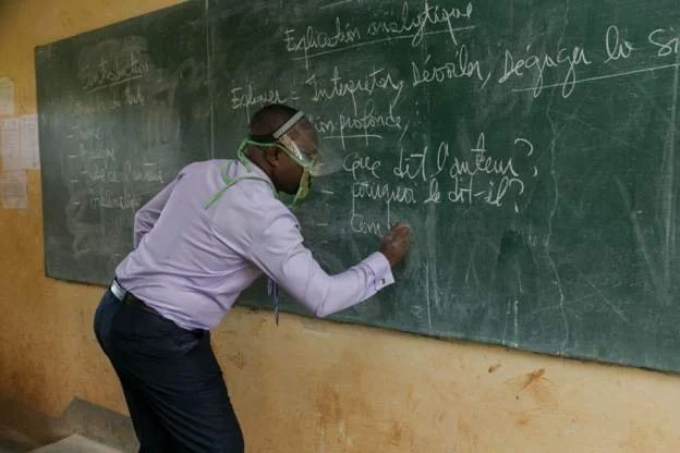 Cameroon teachers reach 'truce' in pay dispute 
