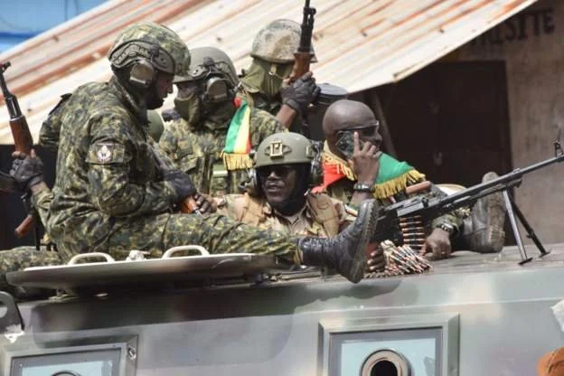 Guinea junta dissolves opposition coalition 