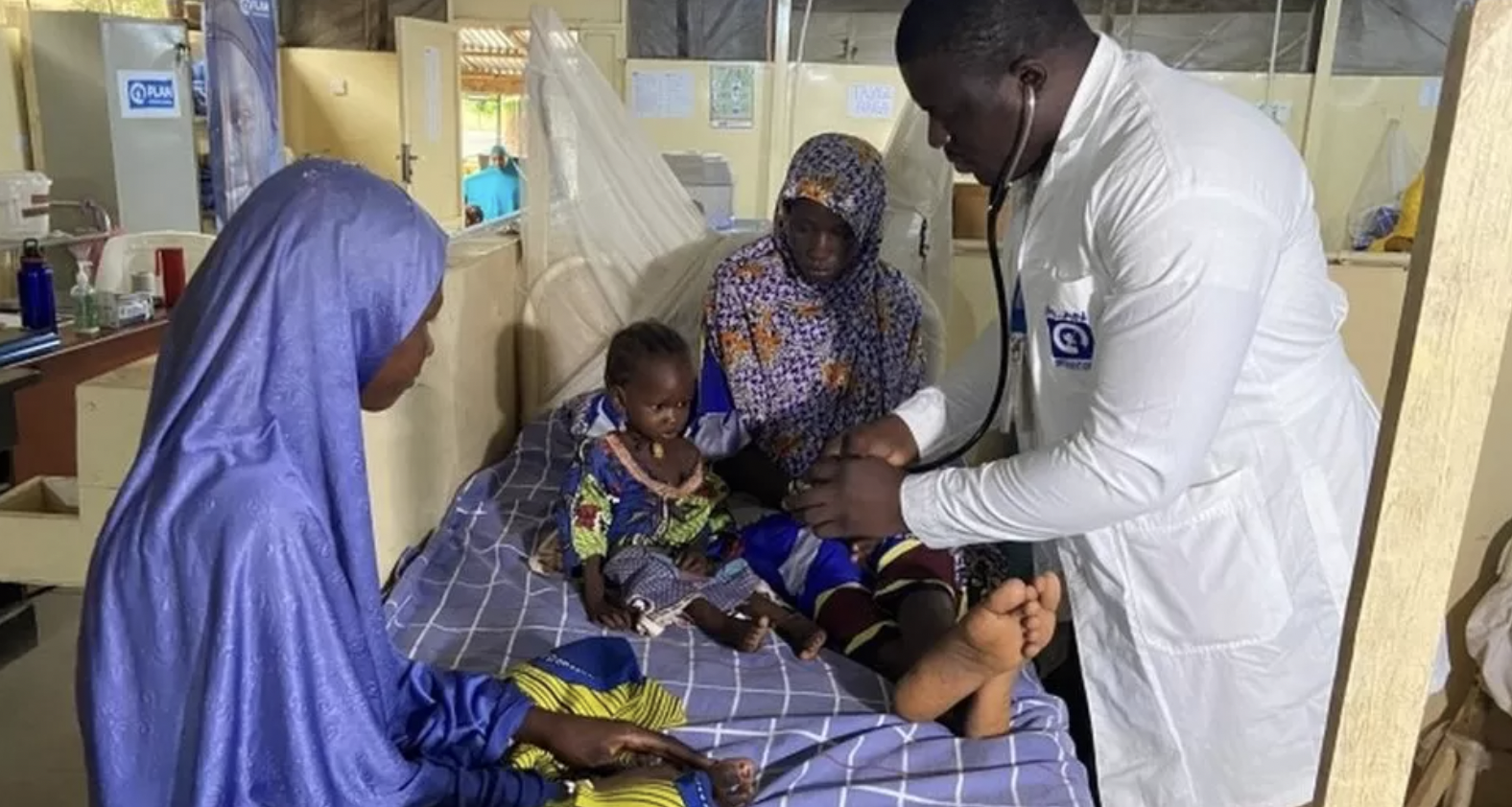 Nigeria Boko Haram crisis: The Women Walking Miles to Save Their Children's Lives