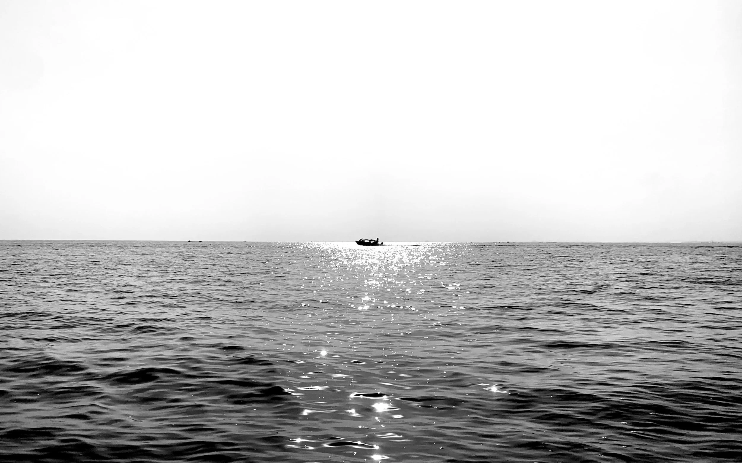 Fleeing Nigerians Drown After Gang Shoots at Boats