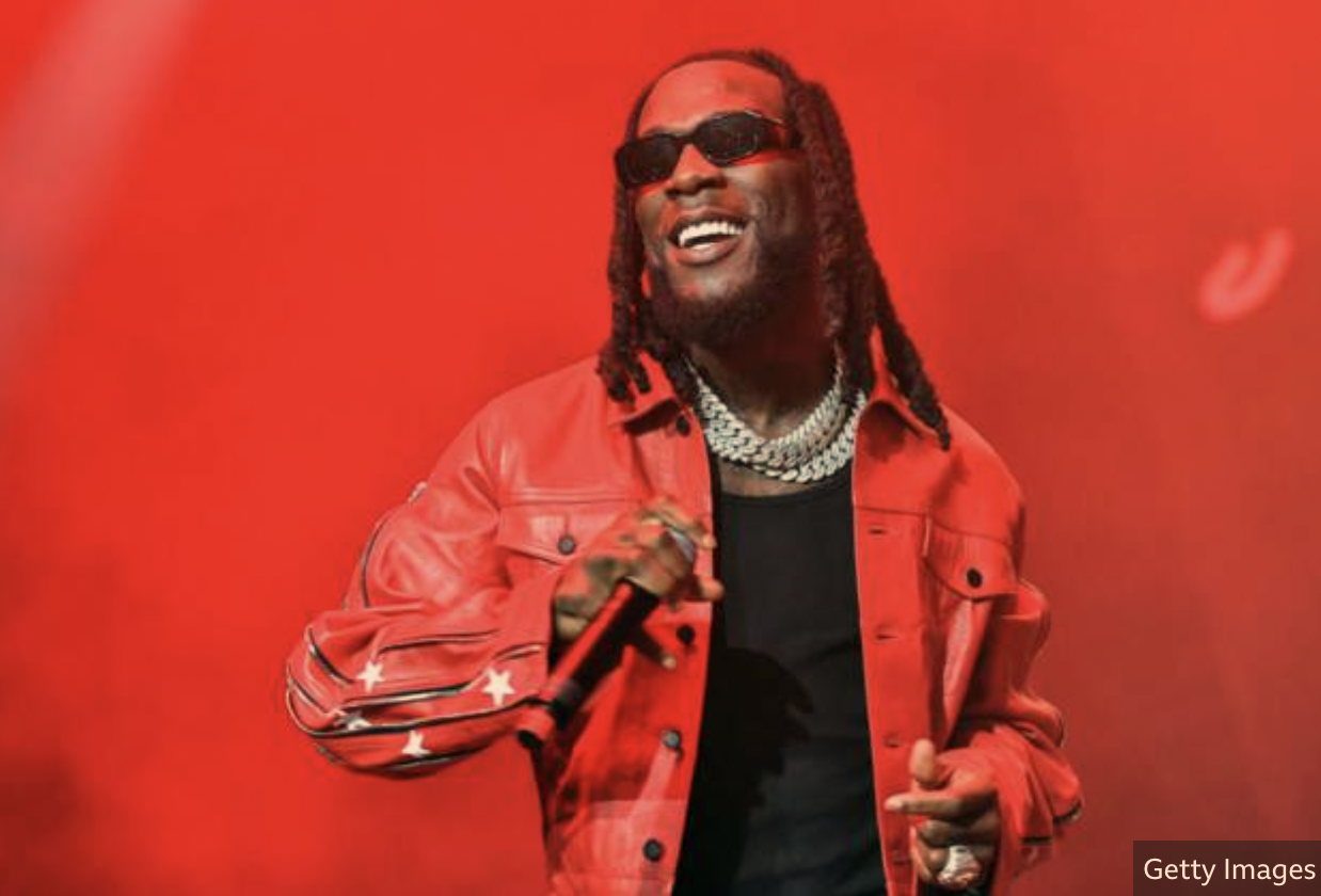 Burna Boy apologises for late performance at concert