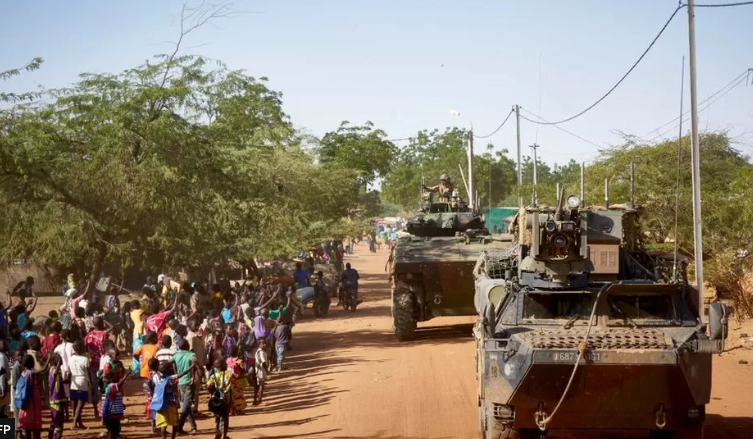 Burkina Faso unrest: France agrees to pull its troops out