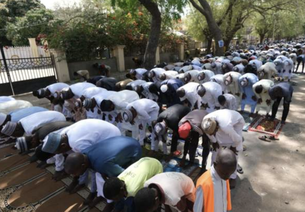 Ramadan: Nigerians face arrest for 'eating in public'