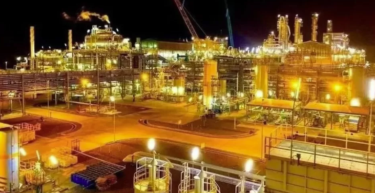 Dangote oil refinery launched in Nigeria