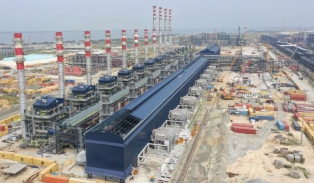 Nigerian Mogul Dangote Launches Africa's Biggest Oil Refinery