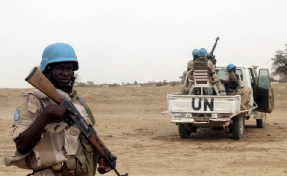 Mali cancels flights to Timbuktu after shelling