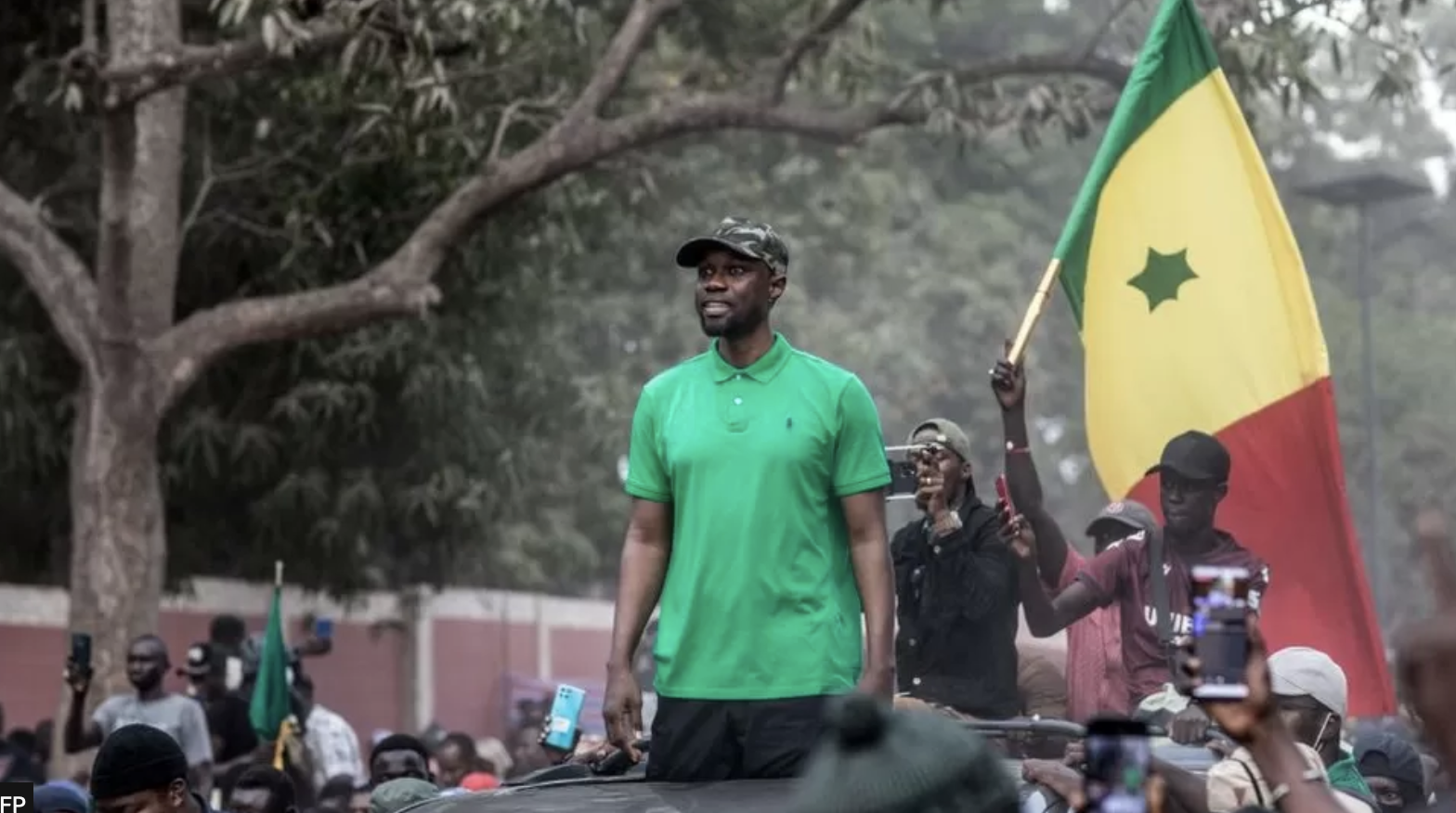 Ousmane Sonko: Senegal court boost for opposition leader's election bid