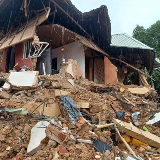 Nigeria: Many Students Feared Trapped As Three-Storey Building Collapses