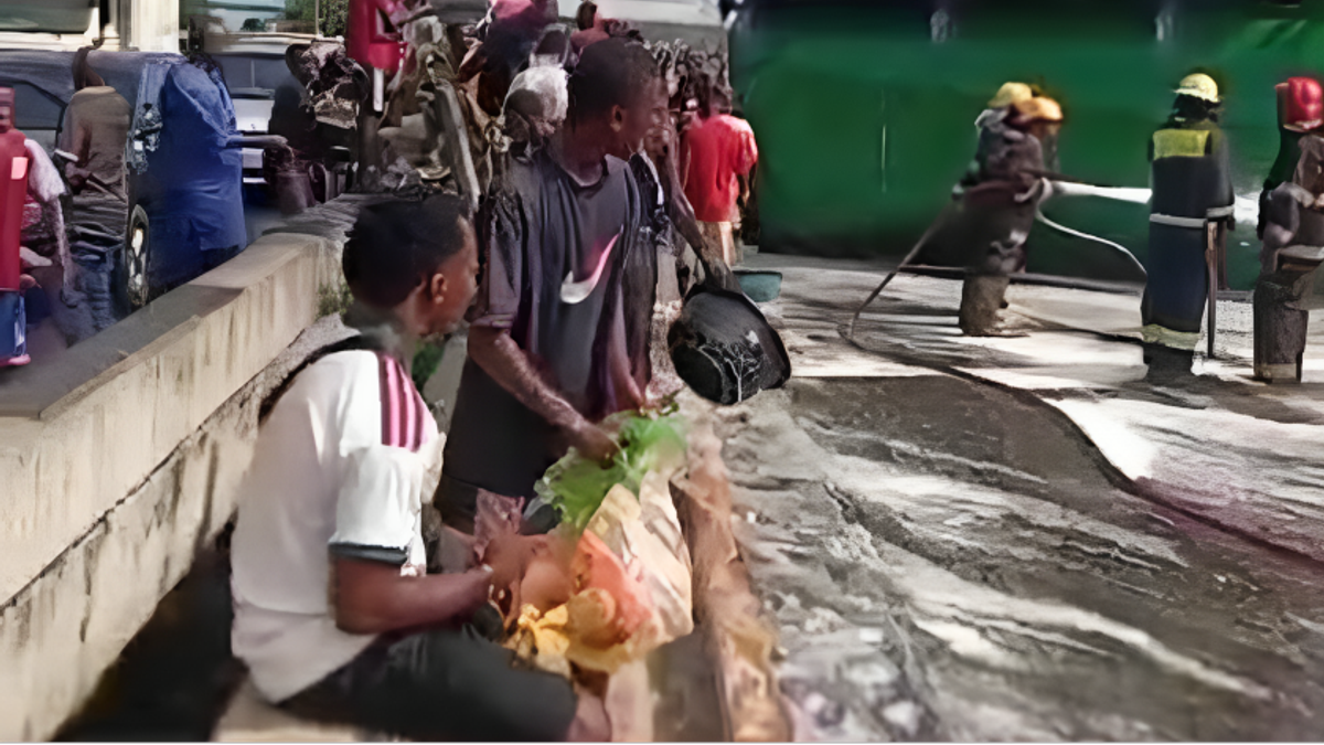 Nigeria: Hundreds Scoop Spilled Groundnut Oil After Tanker Crashed in Lagos