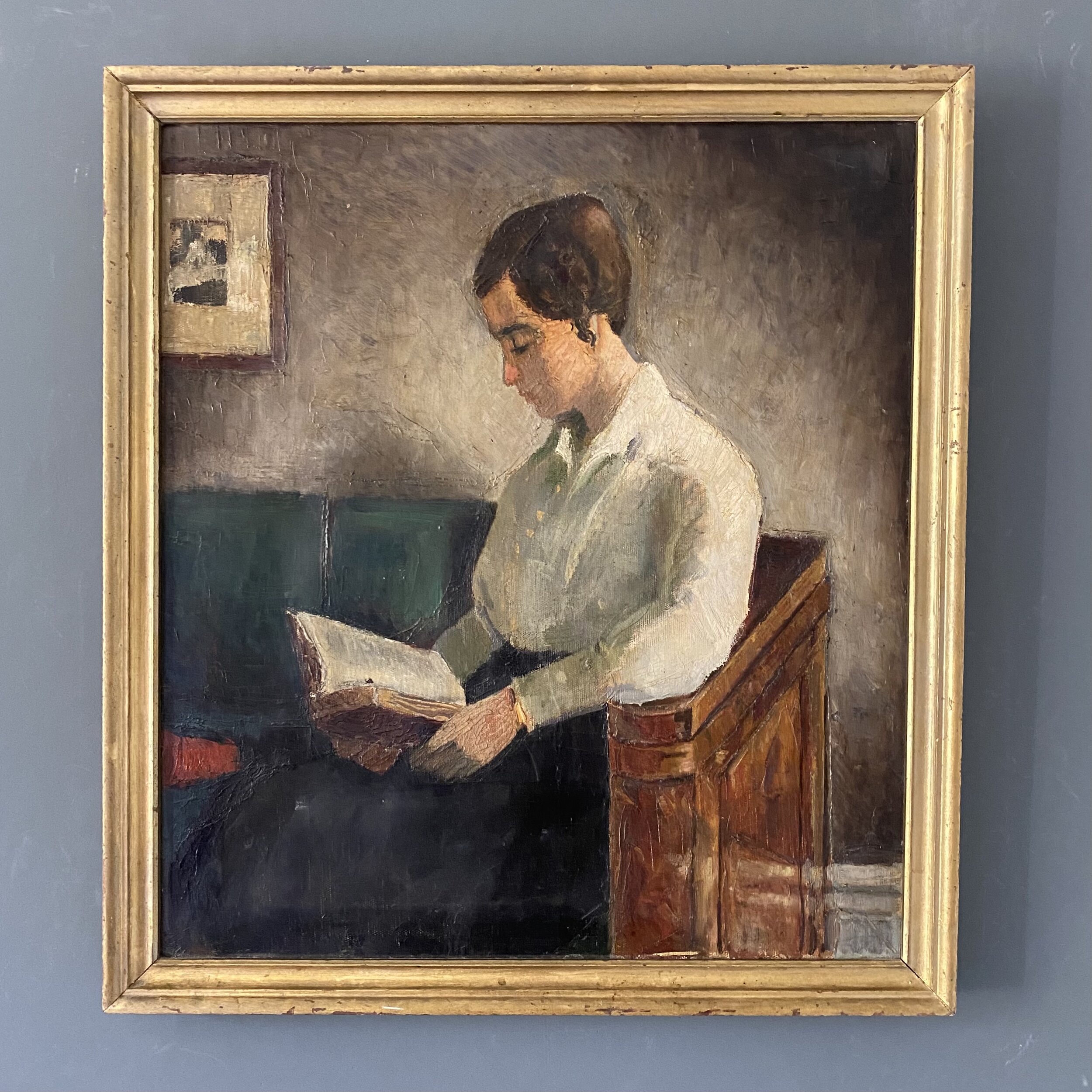 Woman reading