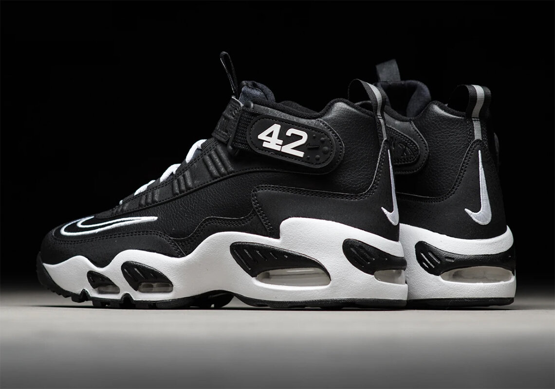 Nike Move to Zero, Griffey and Jackie Robinson, Resell or buy for others and more.