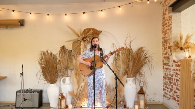 Olivia - I wanna dance with somebody.mov