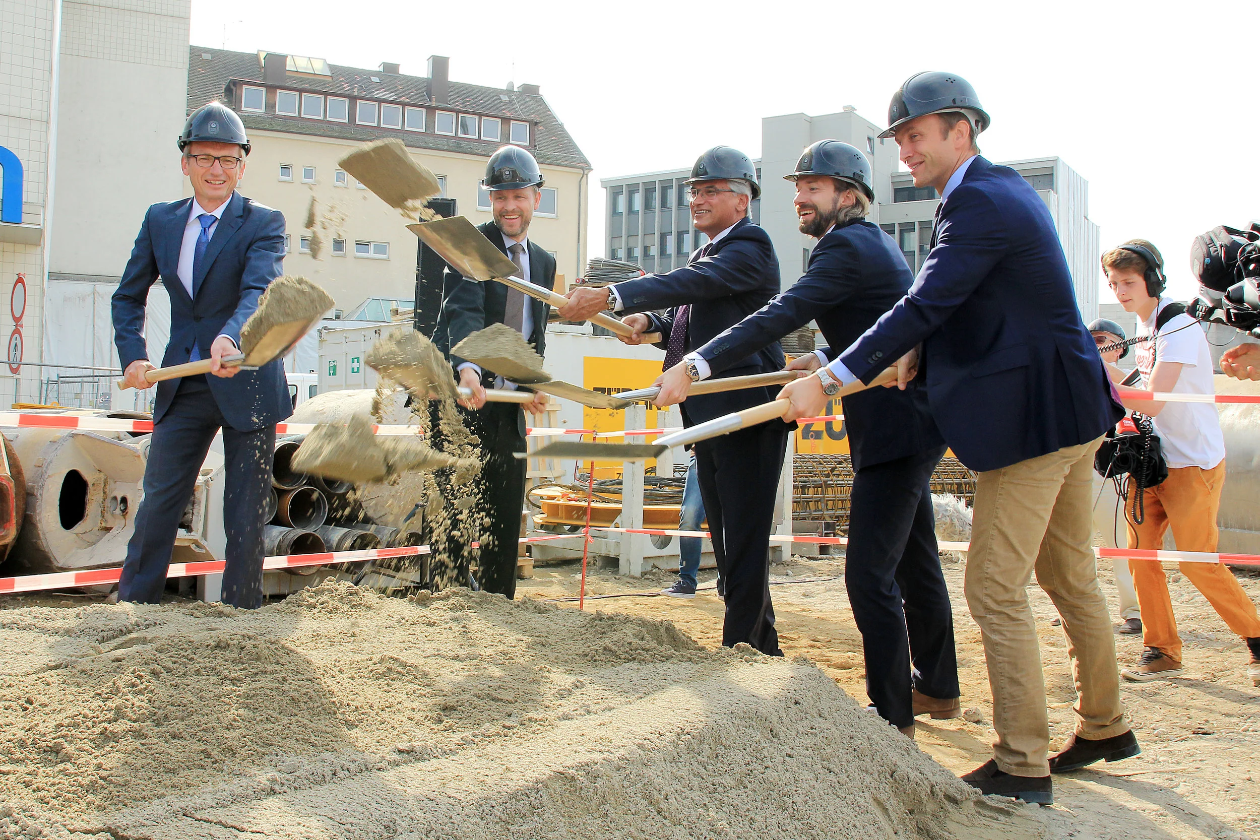 Der Spatenstich