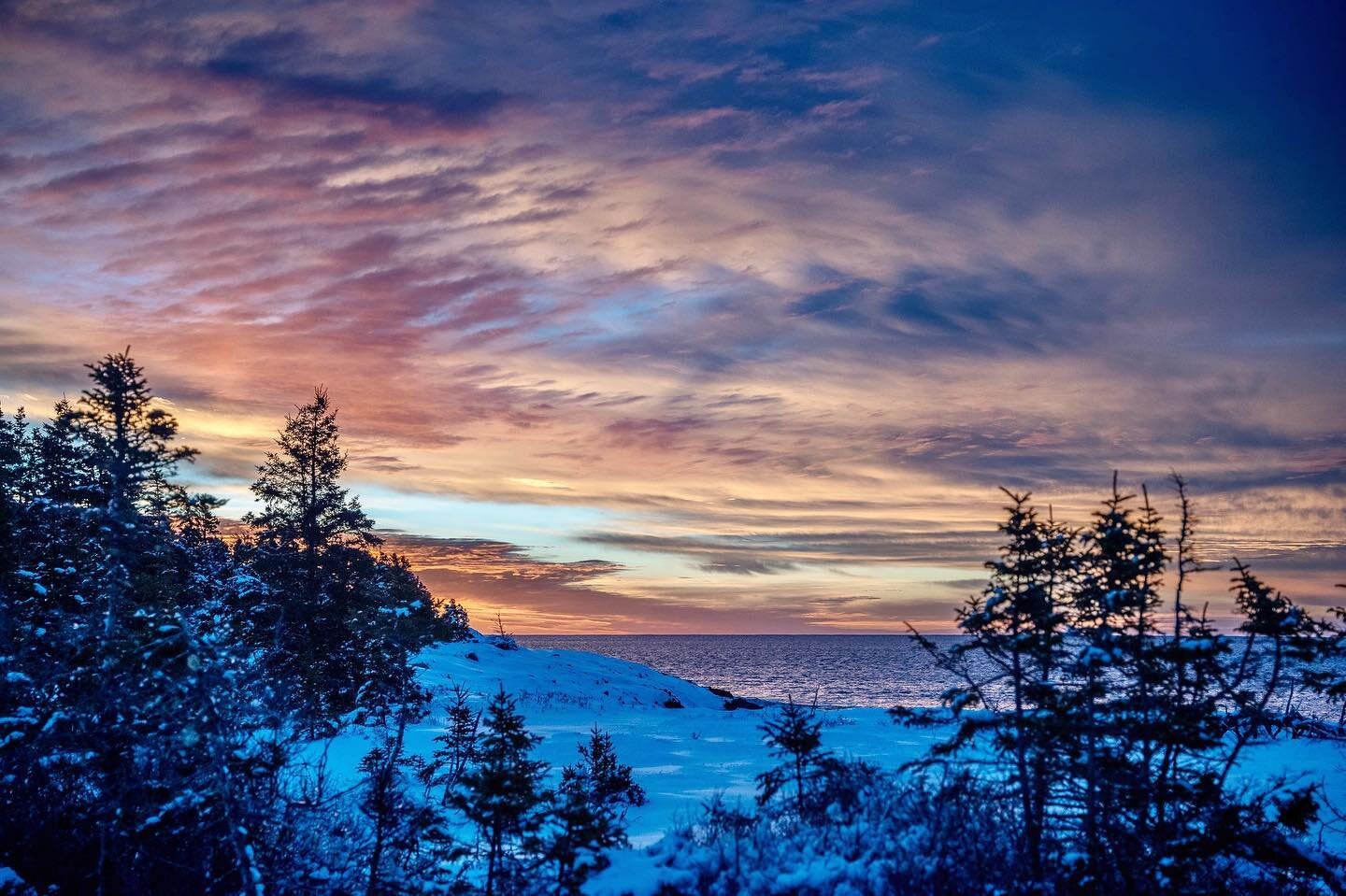 Painted sky 
.
.
.
#novascotia #explorenovascotia #maritimes #atlanticcanada #sonyalpha #sigmaart #dawnpatrol #paintedsky