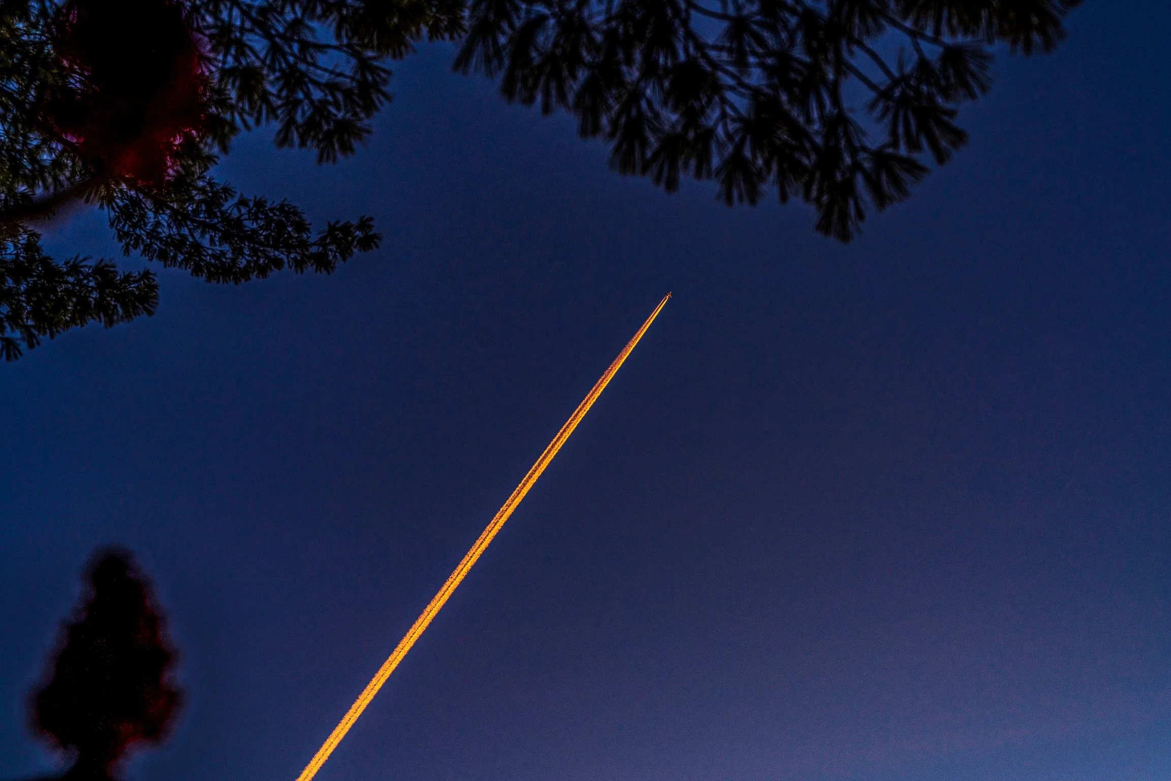 Sun kissed contrail by Dave Snow Steadii Creative