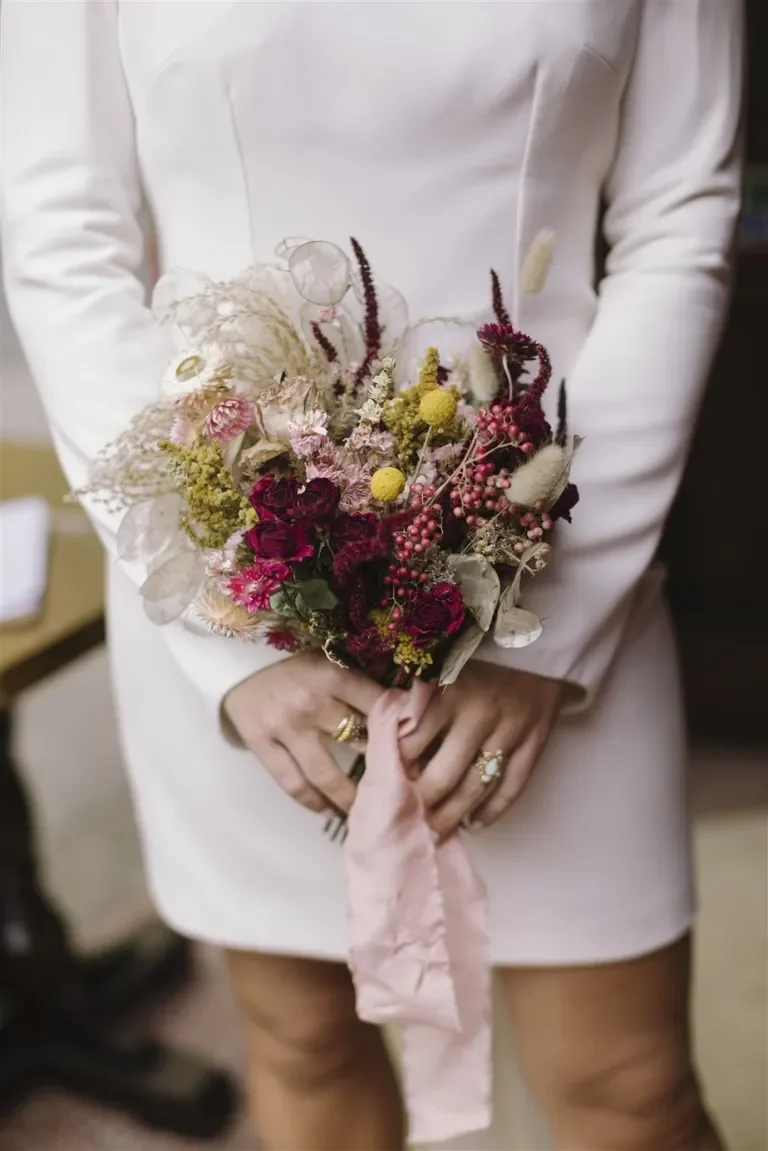 Dublin-City-Wedding-by-Ivana-Patarcic-urban-wedding-ireland-48.webp
