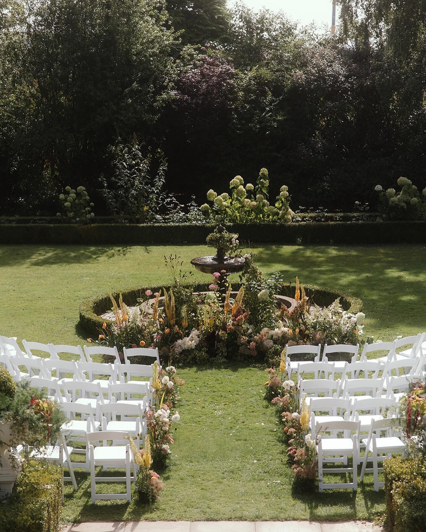 Dreamiest summer afternoon with the dreamiest couple 

Photos @chriscopelandweddings 
Planning &amp; styling @loveandgatherings 
Florals @thestudioflorist 

#destinationwedding #destinationweddingplanner #irishweddingplanner #destinationweddingirelan