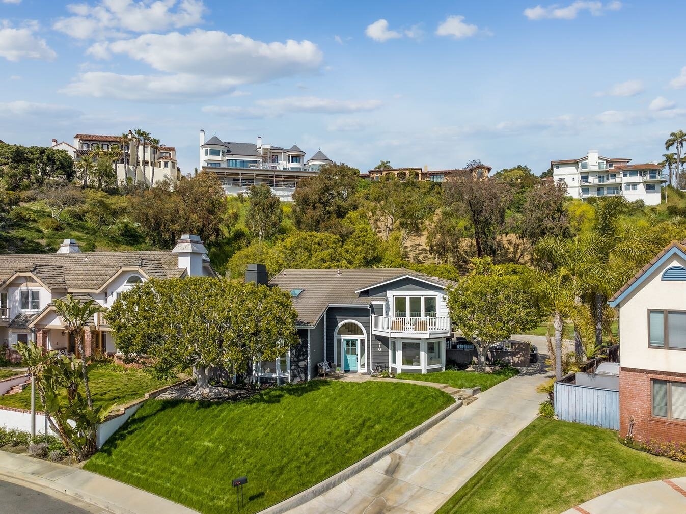 Shooting in San Clemente this past weekend! What a gorgeous view from the primary bedroom!

&hellip;

.
.
.
.
.
#beachlife #beachvibes #beautifulhome #beautifulview #dreamhouse #home #homedecor #interiordesign #landscape #landscapephotography #love #