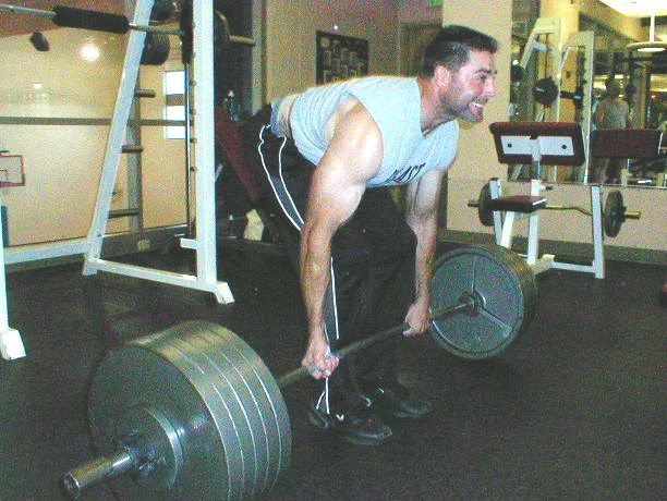 Bruce Berezay deadlifting 510 pounds (start)