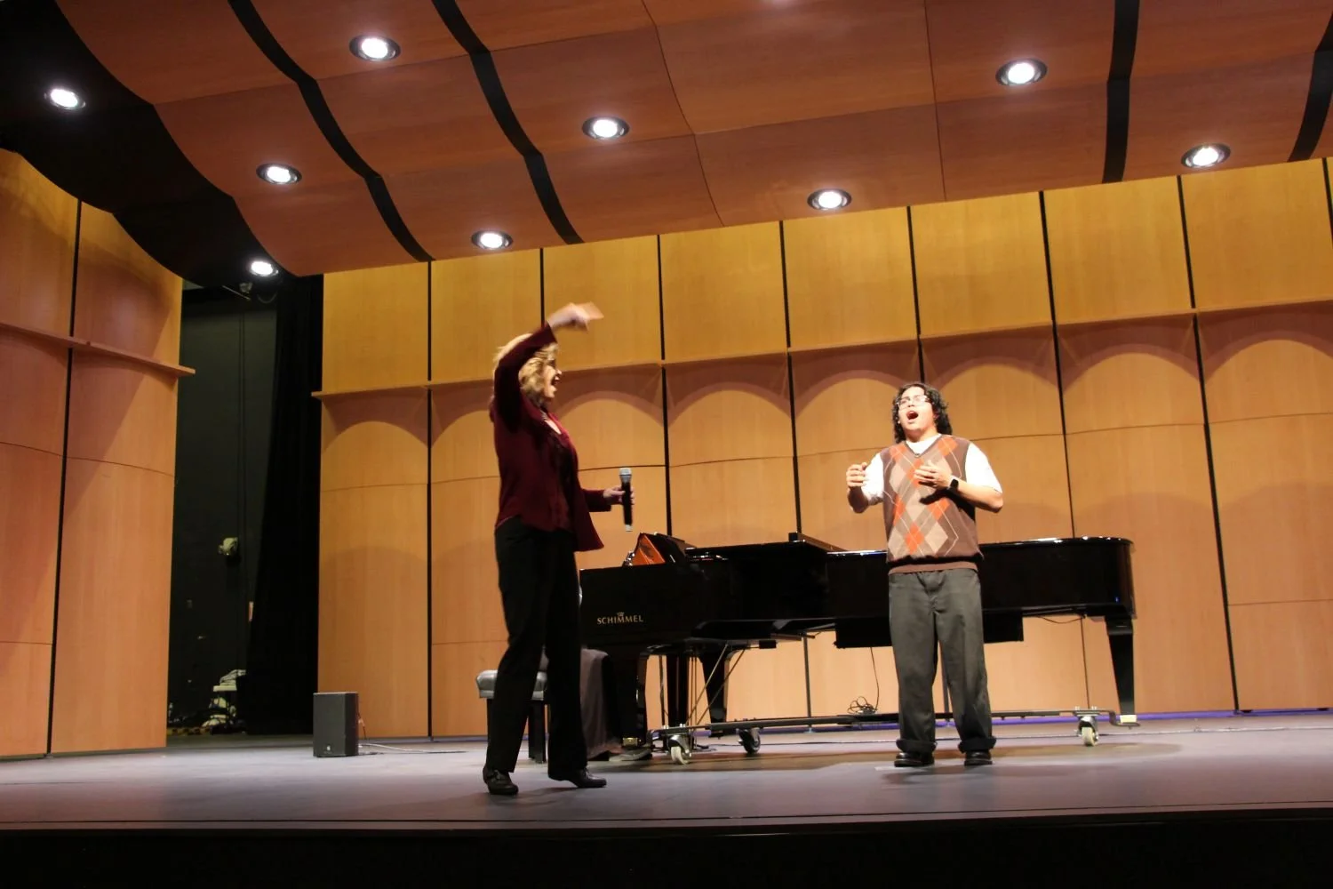 Jennifer Nagy coaching voice class, Gilbert, AZ