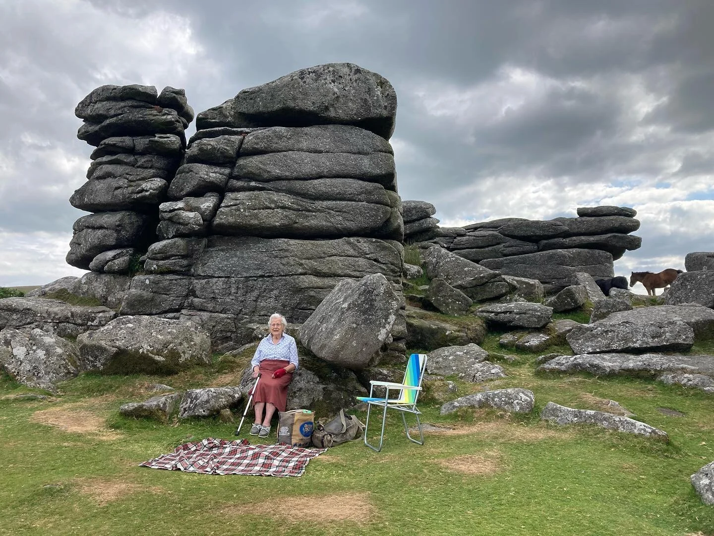 Happy birthday Grannie!
102 and ever in love with the moor and finding faces in the granite.
🗿🪨🗿