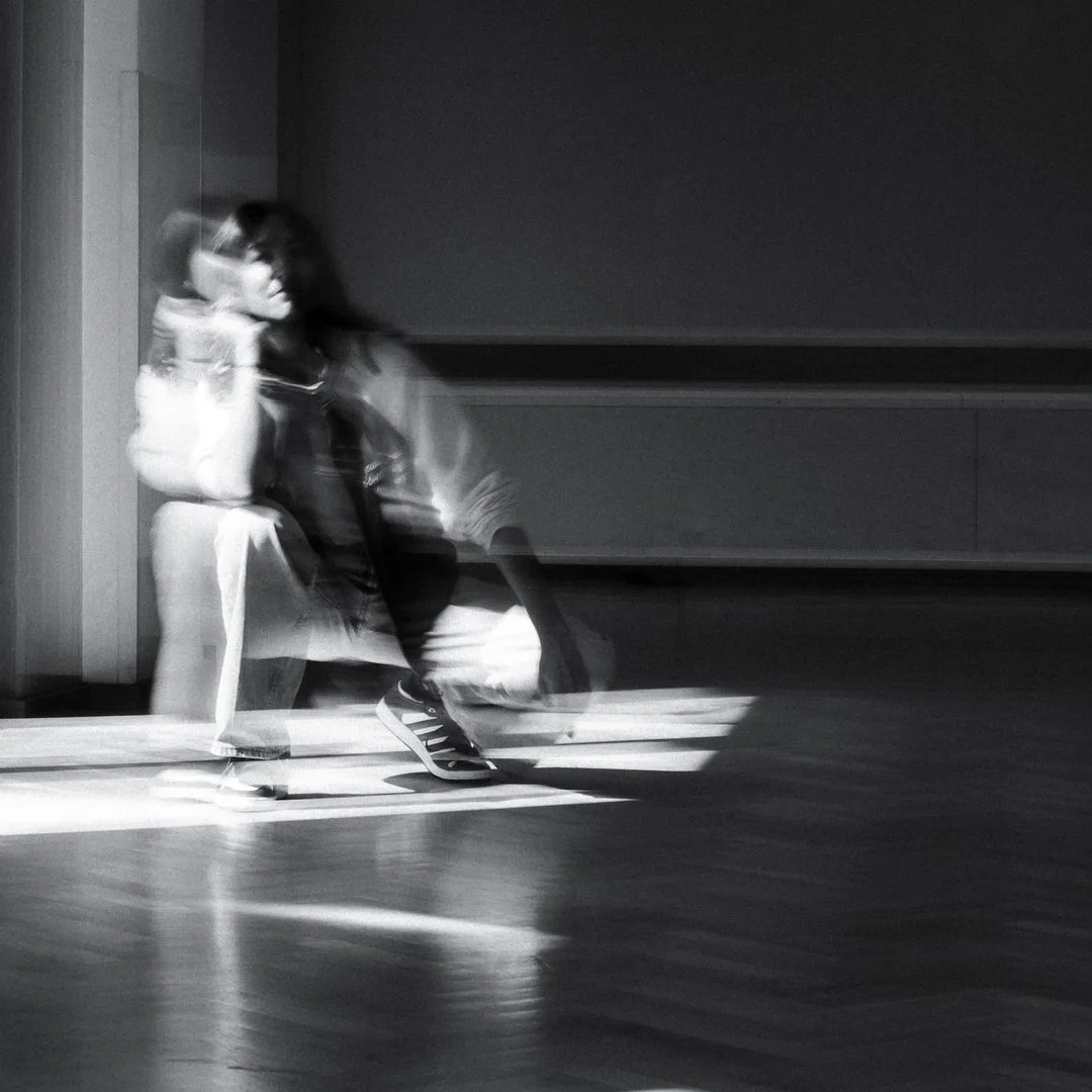 This is how transformation also can look &amp; feel like...​​​​​​​​
​​​​​​​​
Noch nicht im Neuen angekommen, aber auch nicht mehr im Alten verhaftet &amp; that's okay. Remember this!​​​​​​​​
​​​​​​​​
Denn wir sind ein forever work in progress. Etwas 