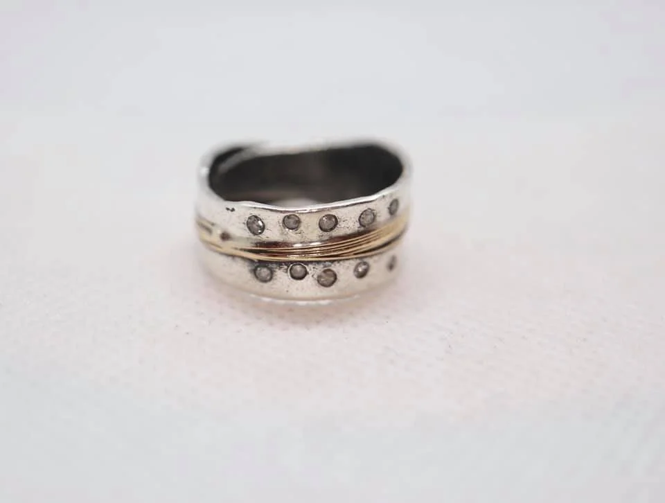 Two-tone Diamond Band 