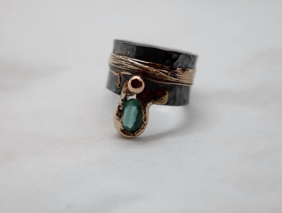 Teardrop Emerald Band 