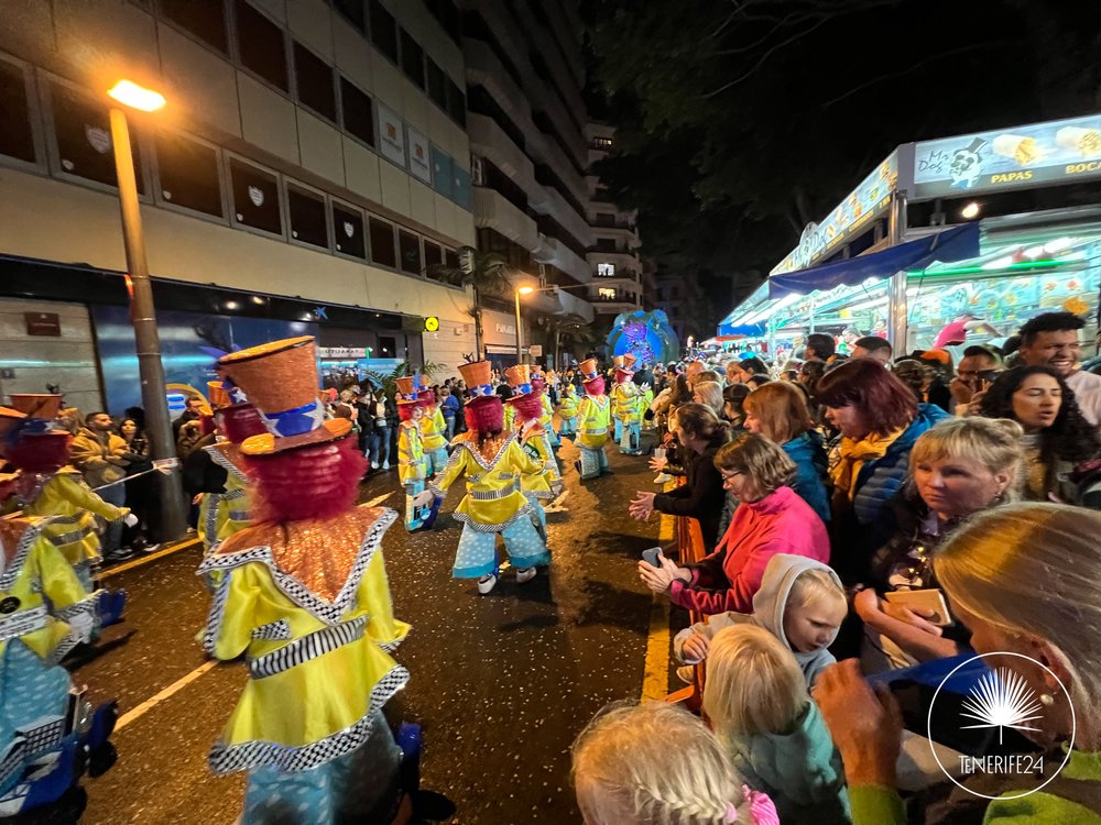 24eestlaste karnevalibuss tenerife karneval santa cruz 2023 kanaarid ekskursioon.jpg