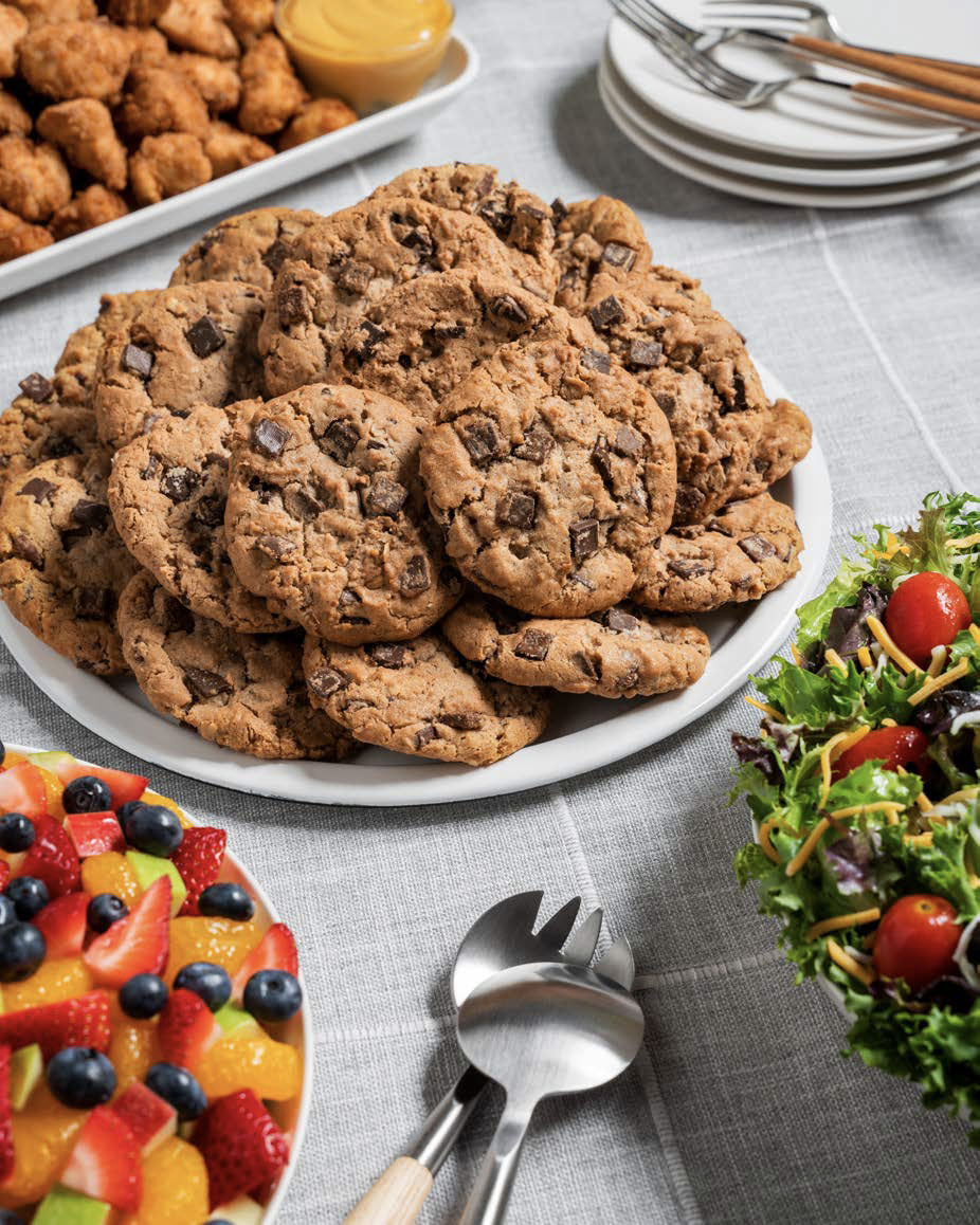 Catering Lifestyle Image - Chocolate Chunk Cookie Tray - Tablescape 1 4_5_master.png