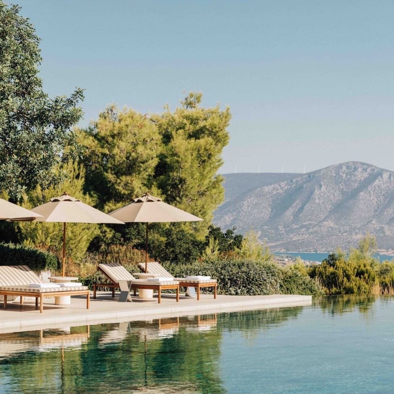 With all of the snow among us... filing this under #wherewewishwewerewednesday 🌴🍹 

📷 @amanzoe