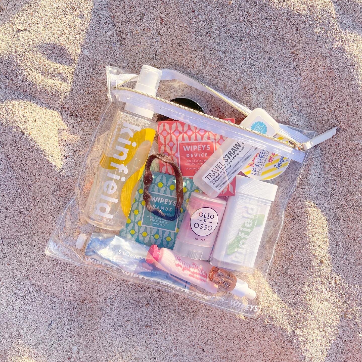 Let&rsquo;s go to the beach 🏝...with our WIPEYS Jetpacks stocked with our favorite beach necessities! #wipeitclean #wannagetaway