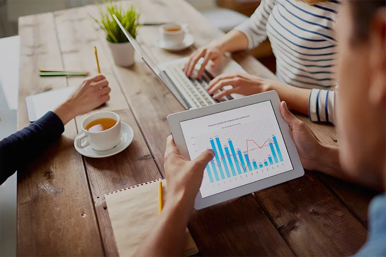 tablet-desk-market-stats.jpg