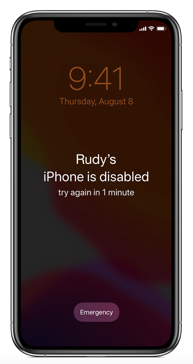 Rudy Giuliani Needed Apple Genius Help to Unlock His iPhone After Being Named Trump Cybersecurity Adviser