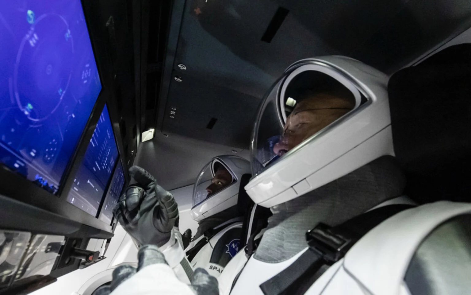 Spacex Dragon Cabin and Flight Suits