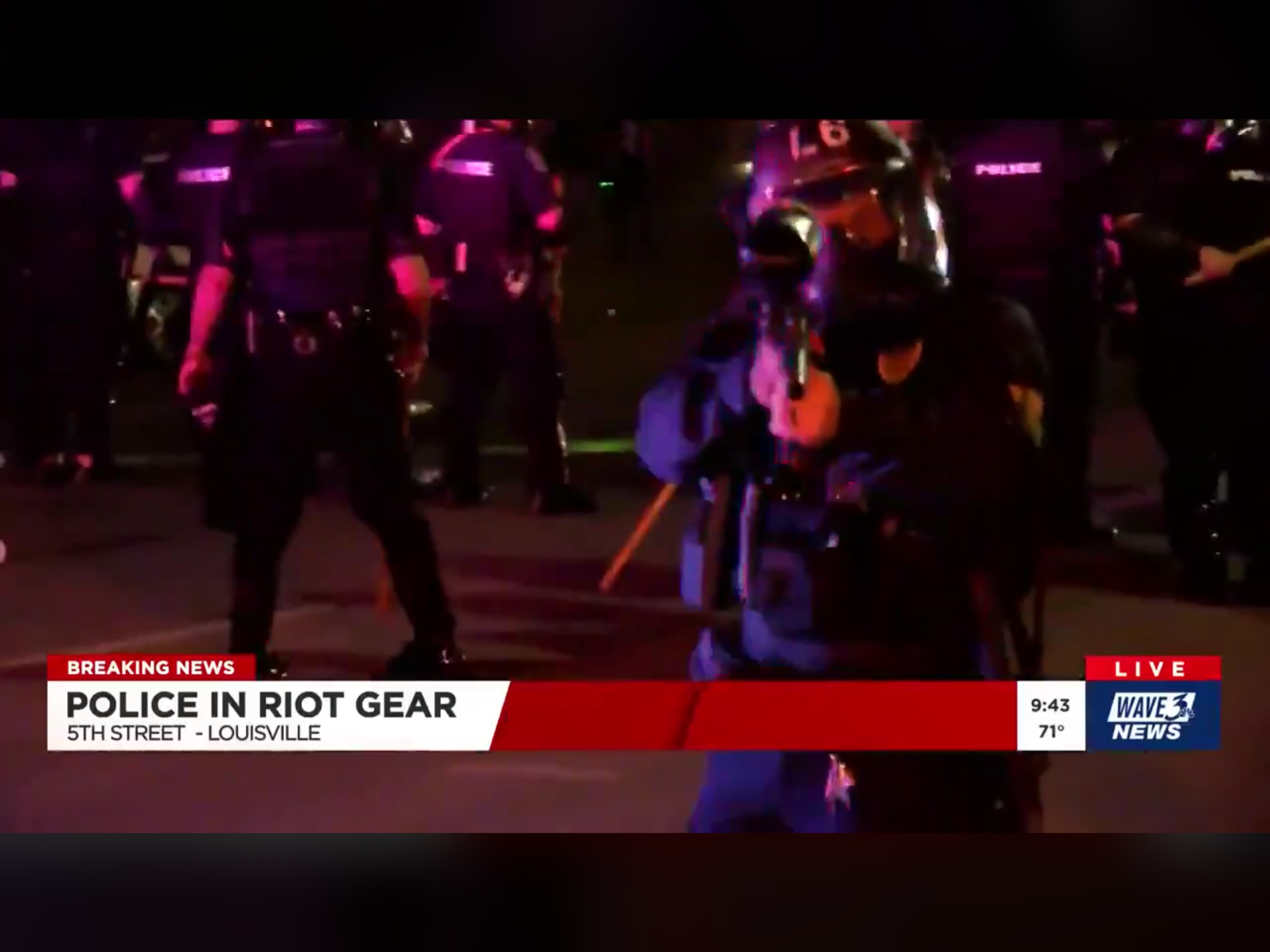 Police In Louisville Shoot at Reporters, Unprovoked