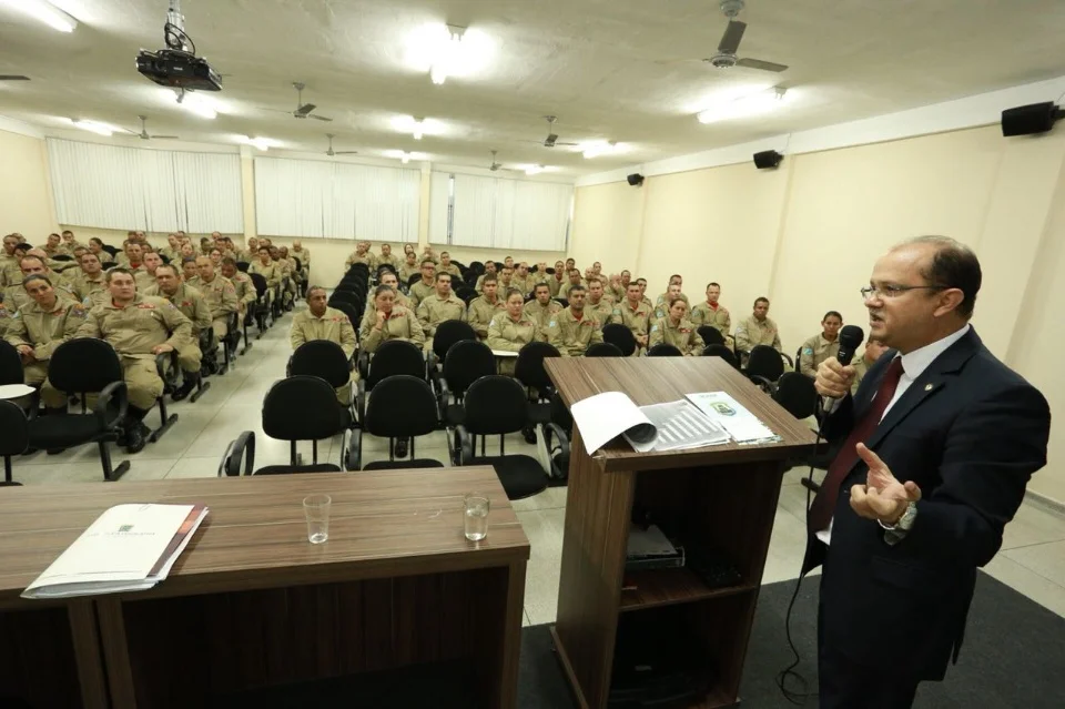 Palestra para alunos do Curso de Formação de Sargentos Bombeiros Militares