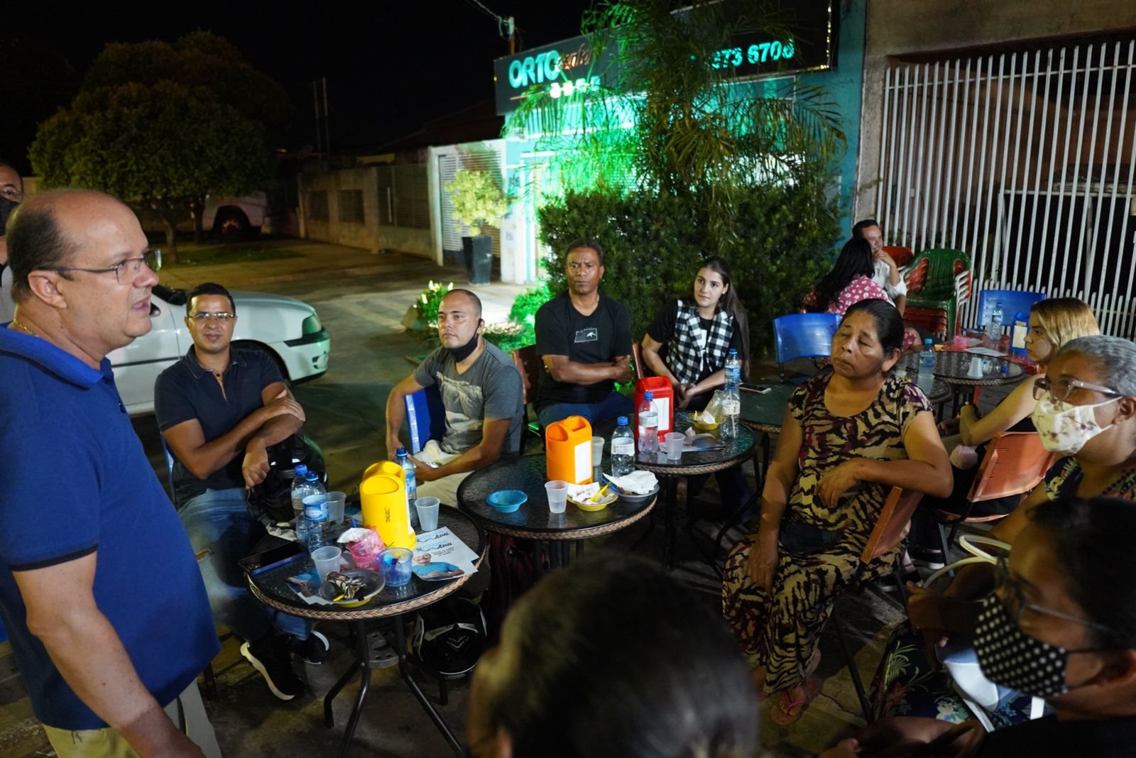 Visita do deputado Barbosinha a alguns amigos do bairro Coophavila e a feira local.