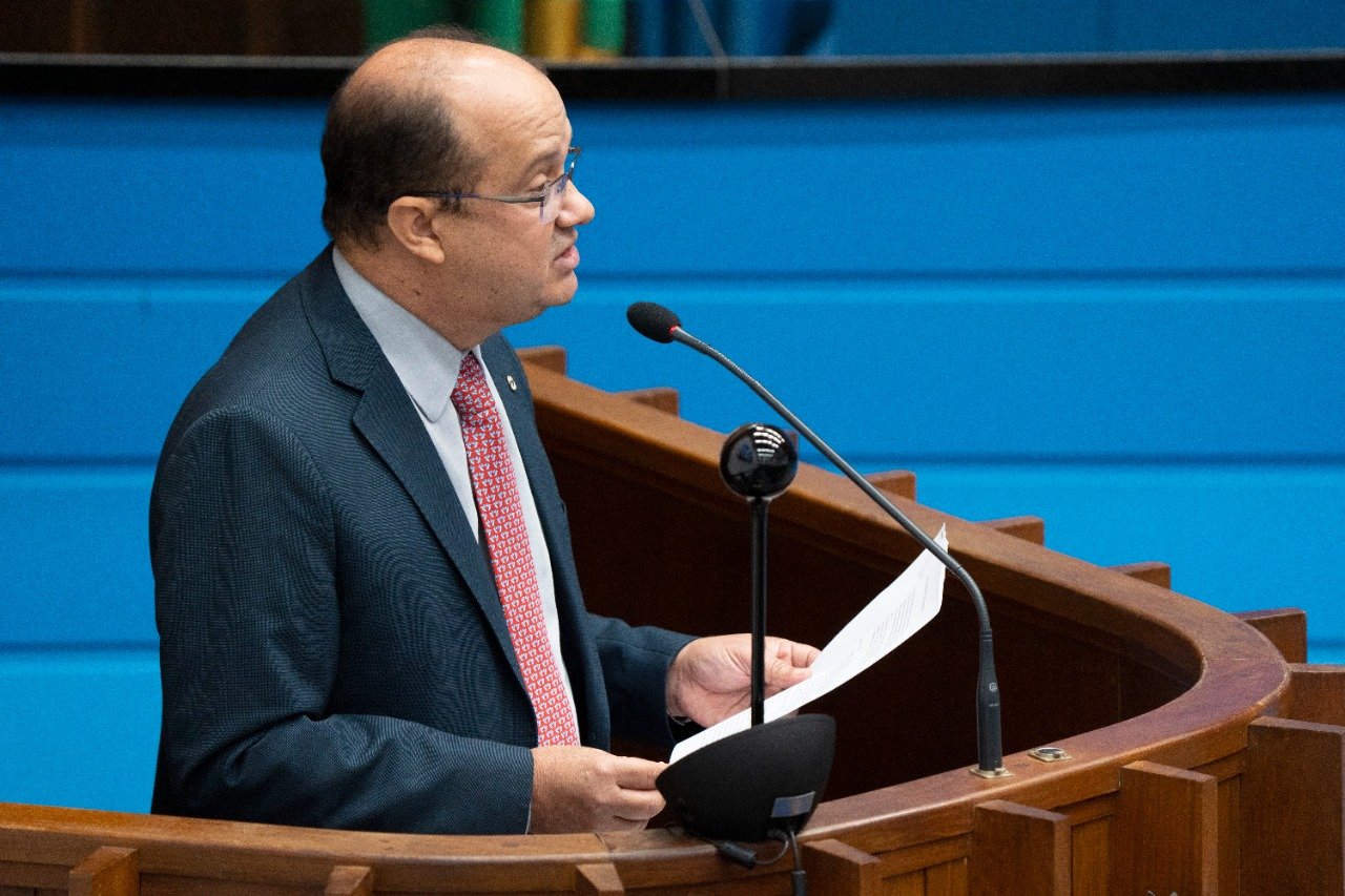 Barbosinha pede melhorias para MS-274 e recuperação do asfalto de ruas do Jardim Girassol 