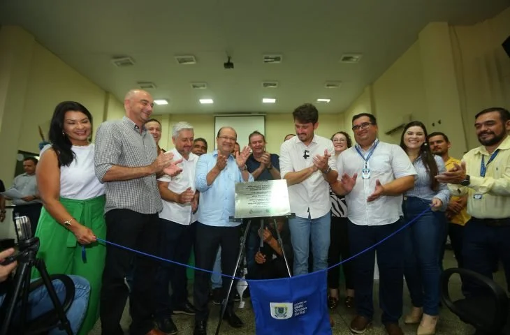 Governo entrega obra de saneamento básico e firma compromisso para instalar Bombeiros em Itaquiraí