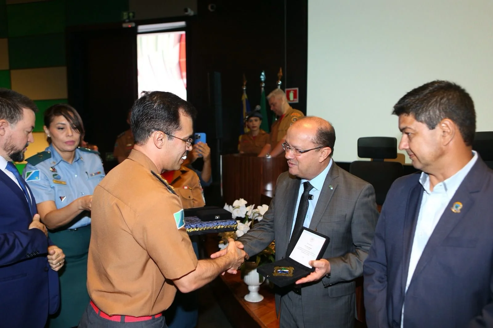 Centro Integrado de Operações de Segurança comemora 20 anos com entrega de honrarias