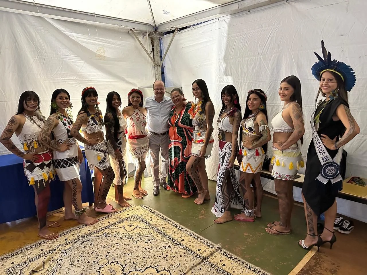 Barbosinha prestigia 12ª edição do Miss e Mister Indígena em Dourados