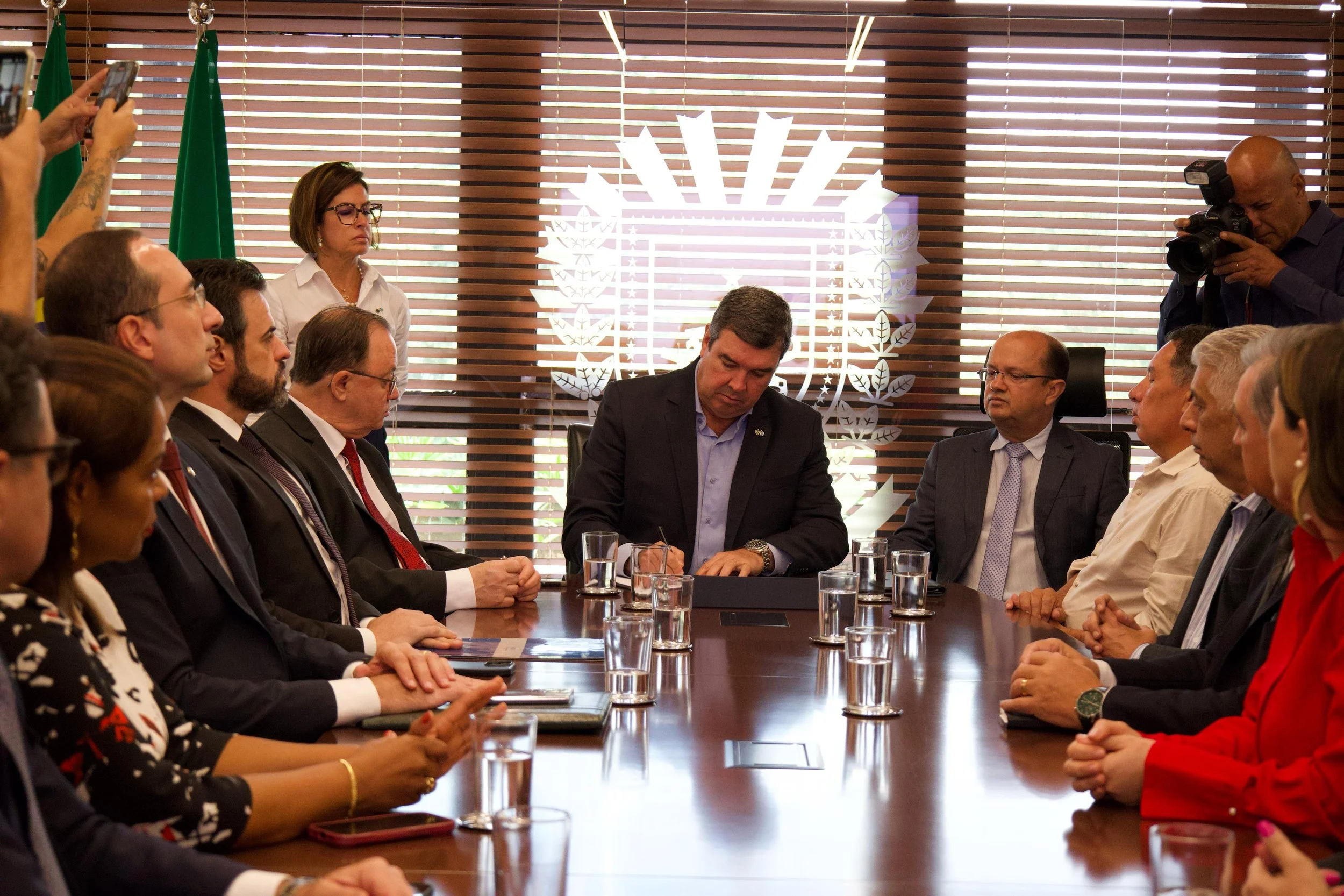 Estado firma cooperação com Prefeitura da Capital e TJ para fortalecer rede de proteção às mulheres em MS