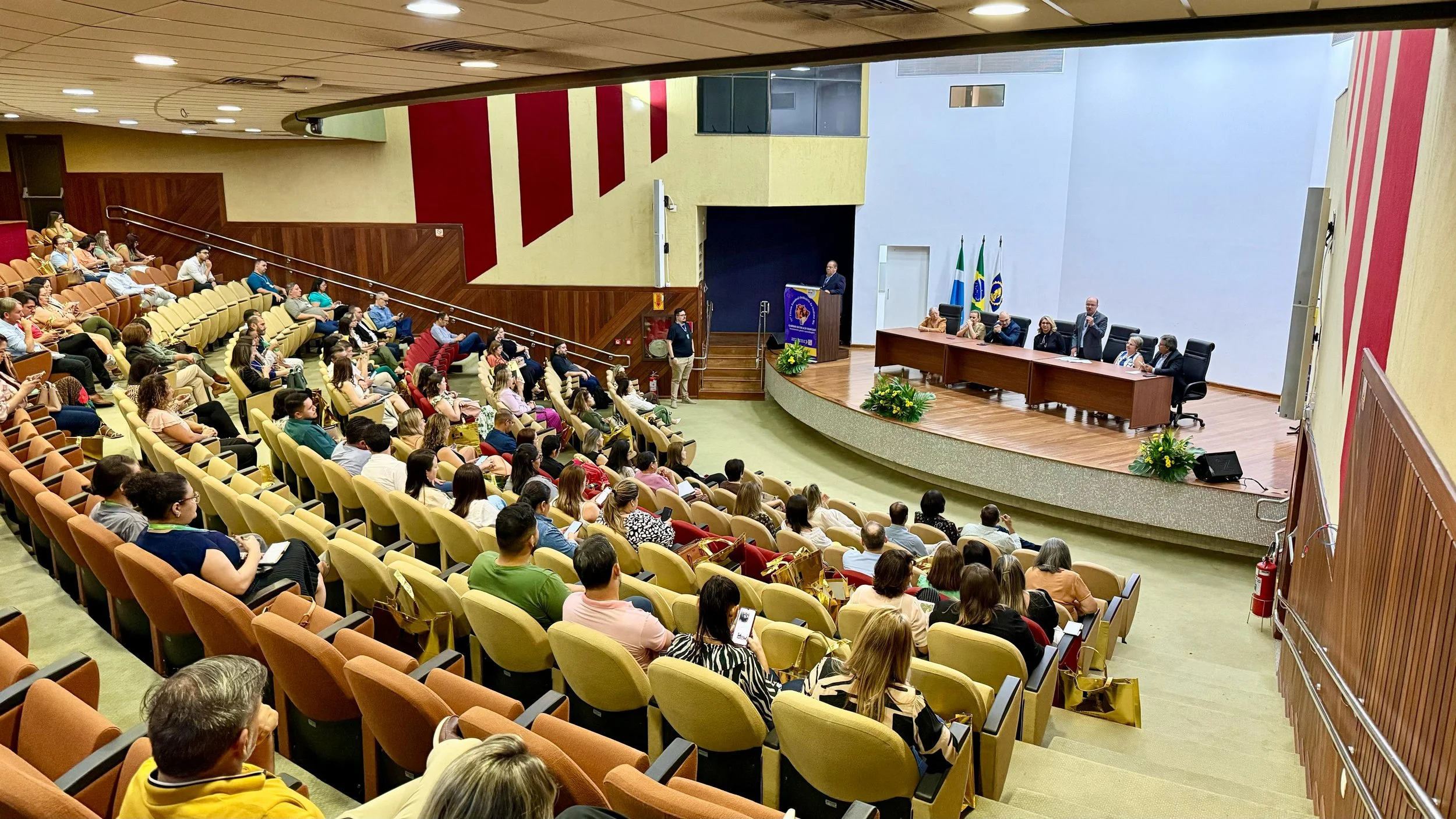 Governo de MS reforça parceria com municípios e protagonismo na educação durante abertura do 17º Fórum de dirigentes