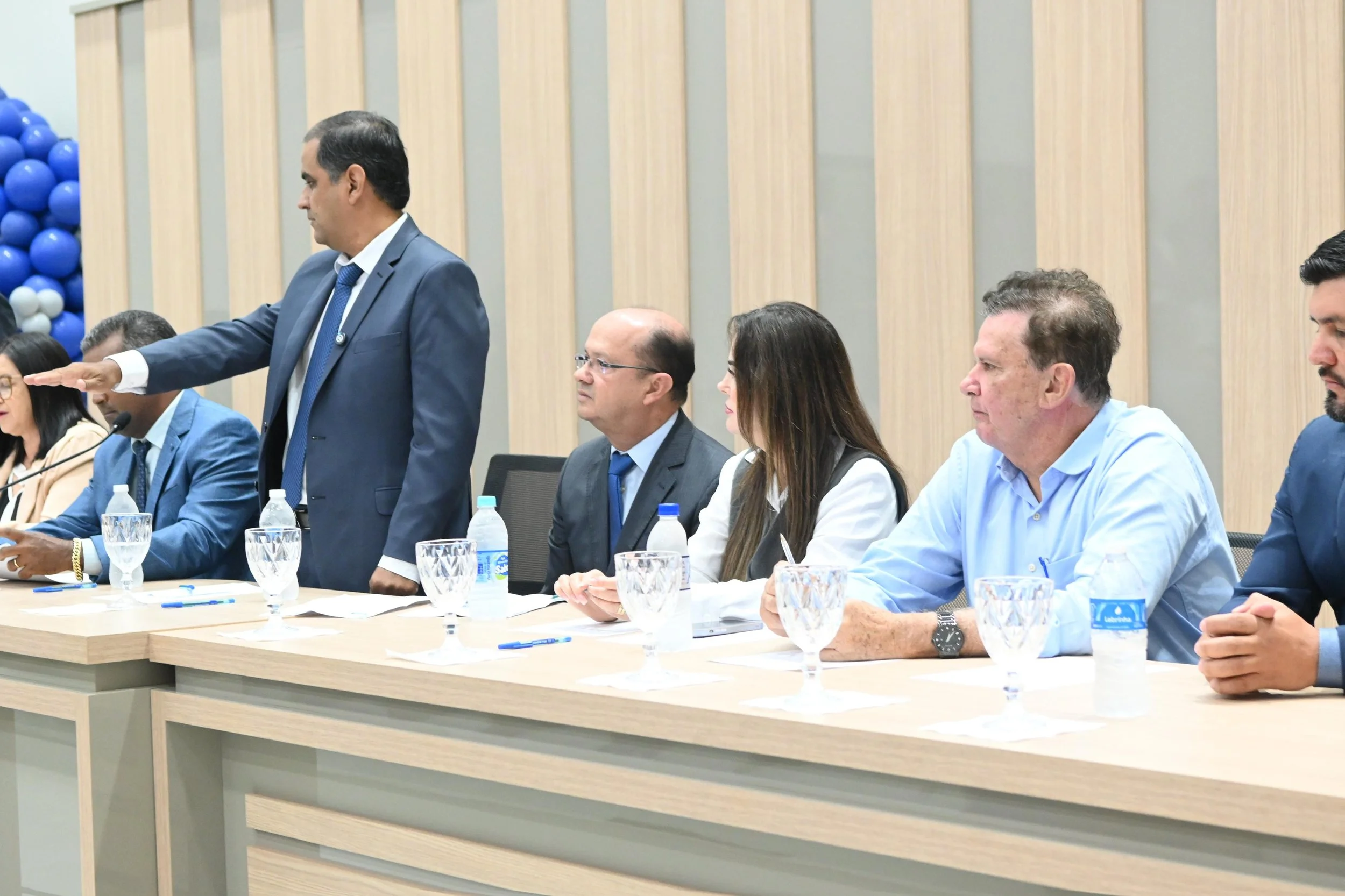 Barbosinha participa da posse de Hélio Acosta como prefeito de Paranhos e reforça compromisso do Estado com o desenvolvimento municipal