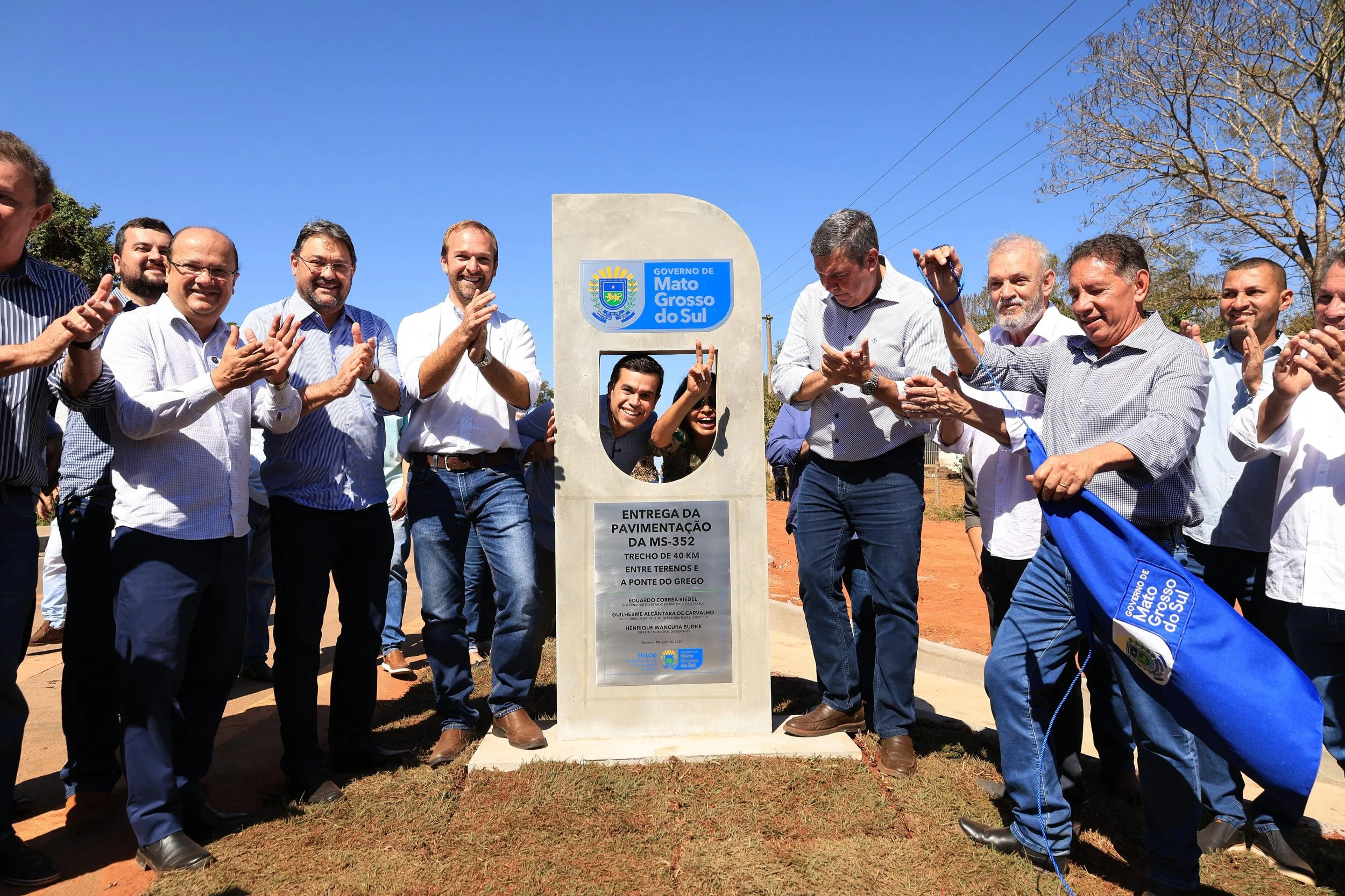 MS-352 entregue: Barbosinha celebra desenvolvimento em Terenos com pavimentação da estrada até a Ponte do Grego